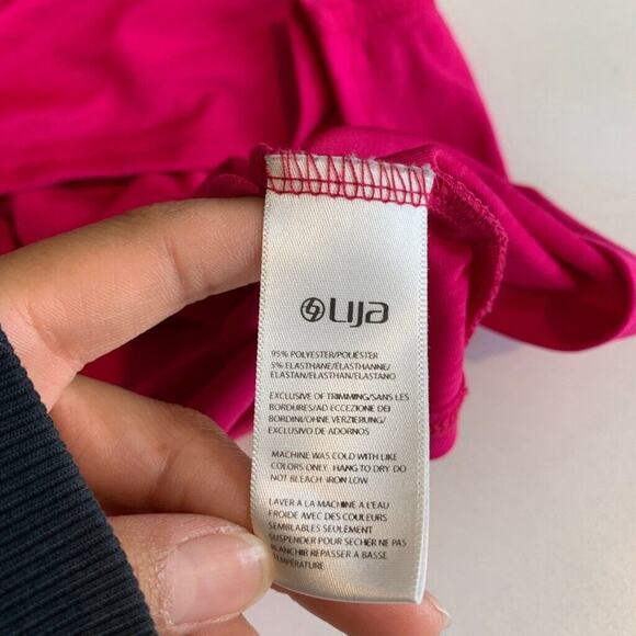 Lija Shirt Womens M Medium Valentine Short Sleeve Stretch Wicking Split Seam Tee - Picture 8 of 10